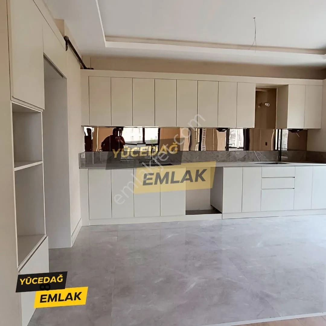 Gaziantep Emek Mah. 2.5+1 Yerden Isıtma Lüks Satılık Daire