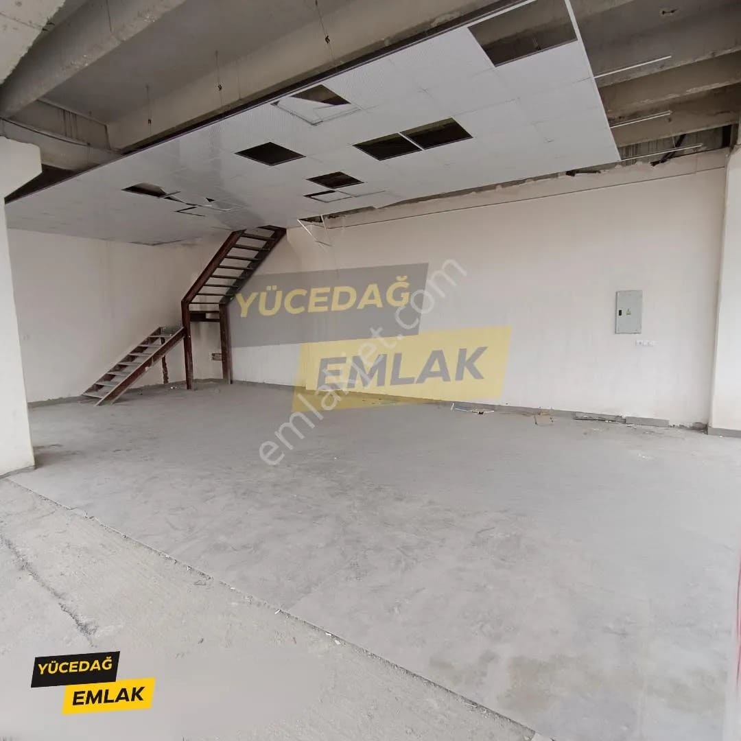 Gaziantep Aydınlar Sanayide 630m2 Kiralık Köşe Kupon Dükkan