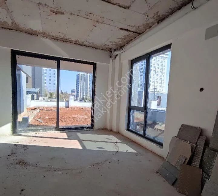 Gaziantep Şehir gösteren Ana Cadde Üzeri Elit Konum Lüks 7+1 Satılık Villa