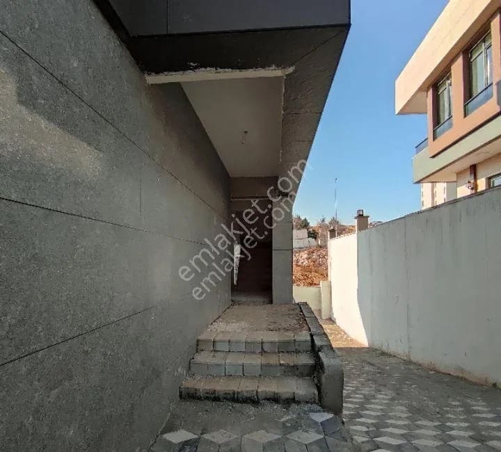 Gaziantep Şehir gösteren Ana Cadde Üzeri Elit Konum Lüks 7+1 Satılık Villa